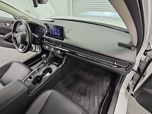 Used 2024 Honda Civic Touring image 39