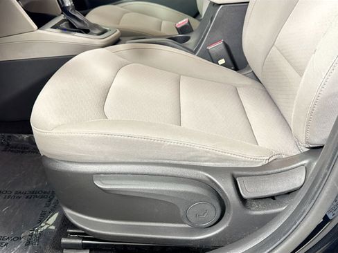 Used 2020 Hyundai Elantra SE image 19