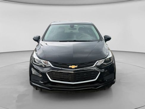 Used 2017 Chevrolet Cruze LT w/ Convenience Package FWD image 8