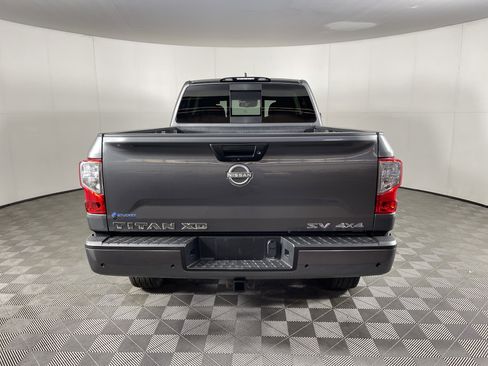 Used 2024 Nissan Titan SV w/ SV Convenience Package image 4