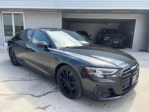 Used 2023 Audi S8 AWD/4WD image 3