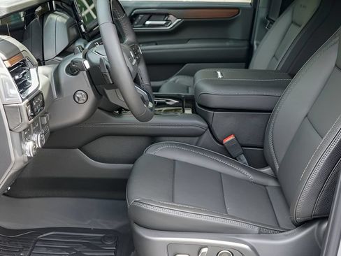 New 2026 GMC Yukon XL Denali w/ Denali Reserve Package AWD/4WD image 10