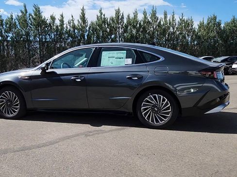 New 2025 Hyundai Sonata Limited image 2