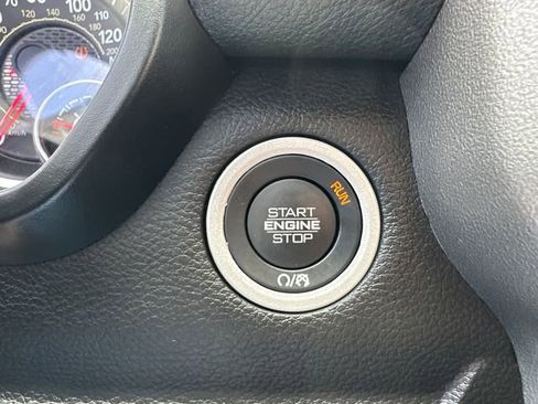 Used 2025 RAM 1500 Laramie AWD/4WD image 35