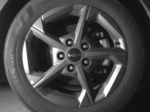 Used 2025 Kia K4 FWD image 13