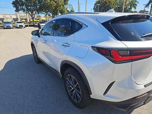 Used 2024 Lexus NX 250 FWD image 11