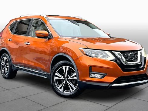 Used 2018 Nissan Rogue SL w/ Premium Package image 3