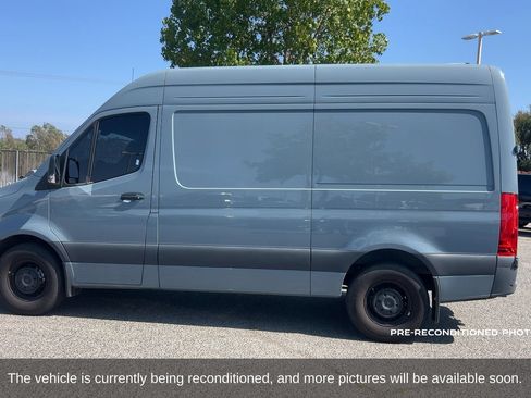 Used 2024 Mercedes-Benz Sprinter 2500 image 9