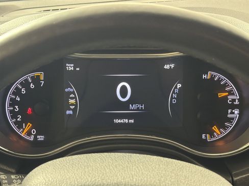 Used 2018 Jeep Grand Cherokee Altitude image 17