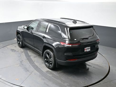 New 2026 Jeep Grand Cherokee Limited w/ Limited Altitude Package AWD/4WD image 35
