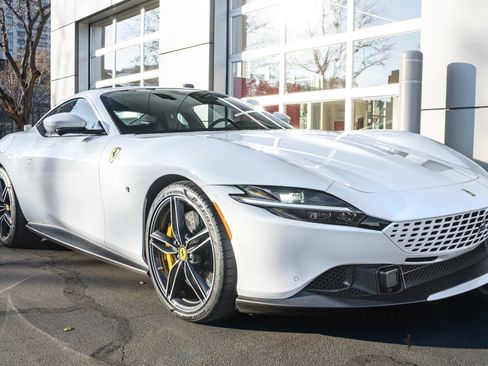 Certified 2022 Ferrari Roma image 14