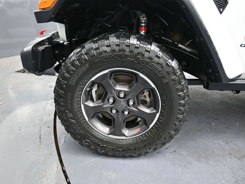 Used 2020 Jeep Gladiator Rubicon w/ Cold Weather Group AWD/4WD image 14