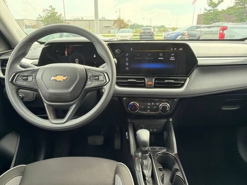Used 2025 Chevrolet TrailBlazer LT FWD image 20