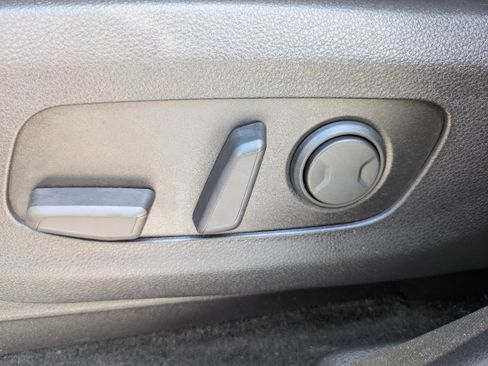 Certified 2024 Kia Carnival EX FWD image 20