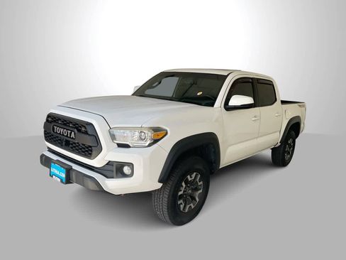 Used 2016 Toyota Tacoma TRD Off-Road AWD/4WD image 1