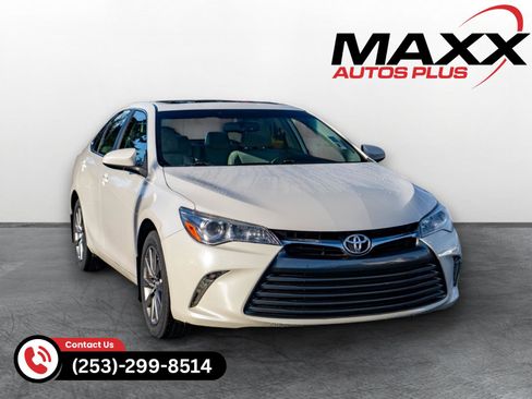 Used 2017 Toyota Camry XLE image 1