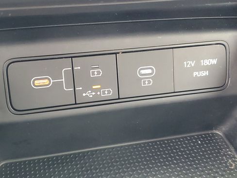 Used 2025 Hyundai Tucson SE FWD image 24