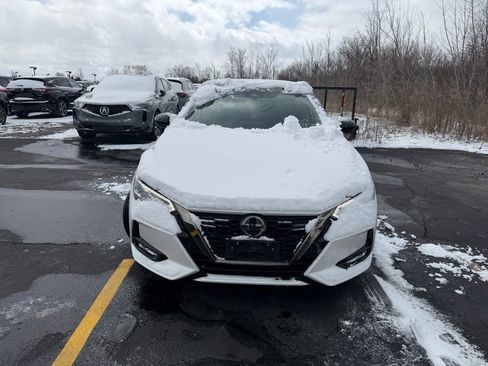Used 2023 Nissan Sentra SR w/ SR Premium Package image 2