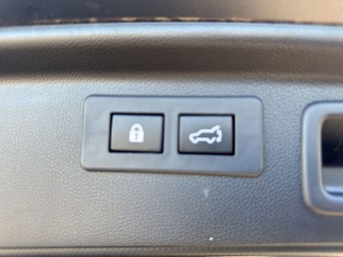 Used 2021 Subaru Forester Limited image 19