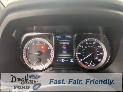 Used 2017 Nissan Titan SV image 47