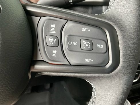 New 2025 Jeep Gladiator Sport image 23