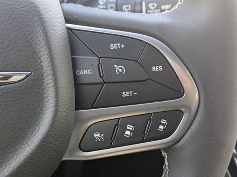 New 2025 Chrysler Voyager LX image 26