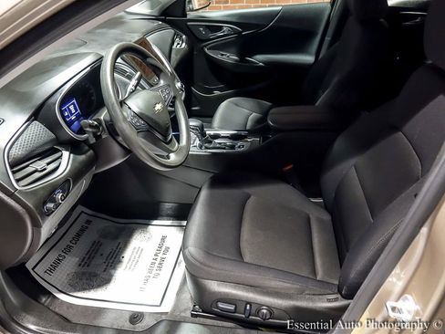Used 2025 Chevrolet Malibu LT image 13