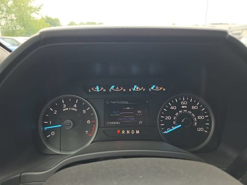Used 2019 Ford F150 XLT w/ Equipment Group 302A Luxury AWD/4WD image 16