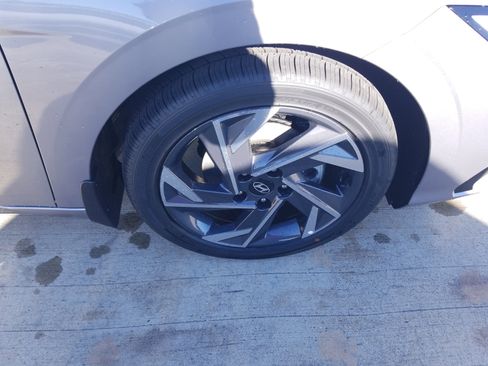 New 2026 Hyundai Elantra Limited image 25