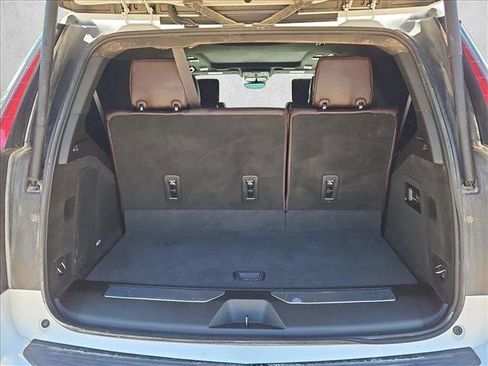 Certified 2023 Cadillac Escalade Premium Luxury Platinum w/ LPO, Radiant Package AWD/4WD image 12