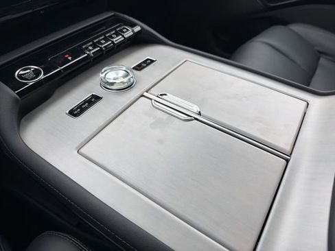 New 2026 Lincoln Navigator Reserve w/ Jet Appearance Package AWD/4WD image 22