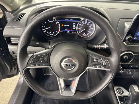 Used 2023 Nissan Sentra SV FWD image 11