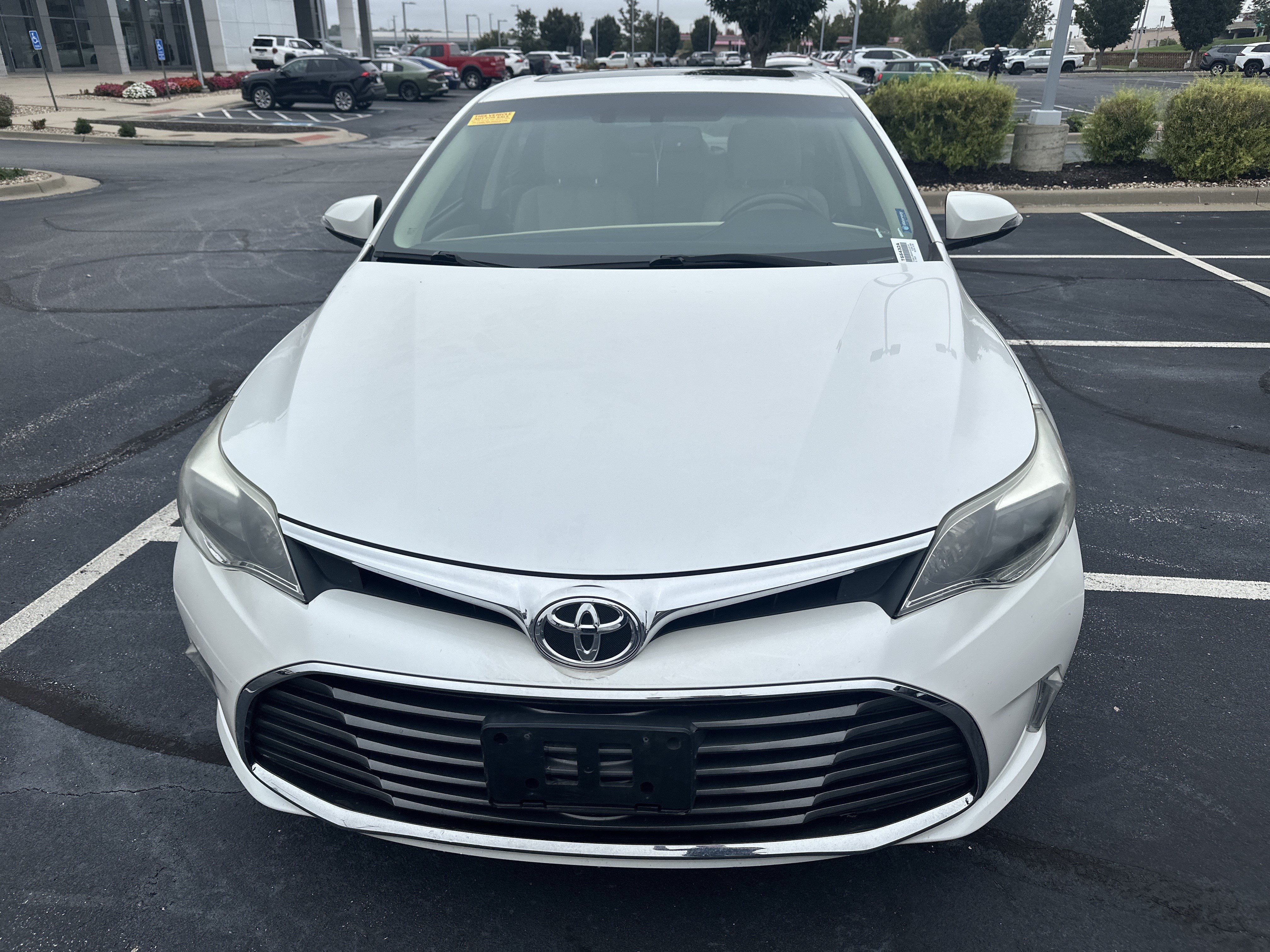 Used 2016 Toyota Avalon Limited FWD image 5