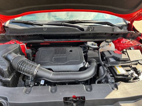 Used 2025 Chevrolet Blazer LT FWD image 32
