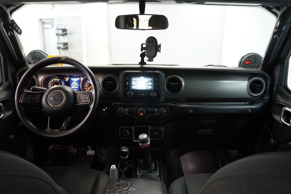 Used 2018 Jeep Wrangler Unlimited Sport AWD/4WD image 17