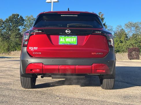 New 2026 Nissan Kicks SR w/ SR Premium Package image 7