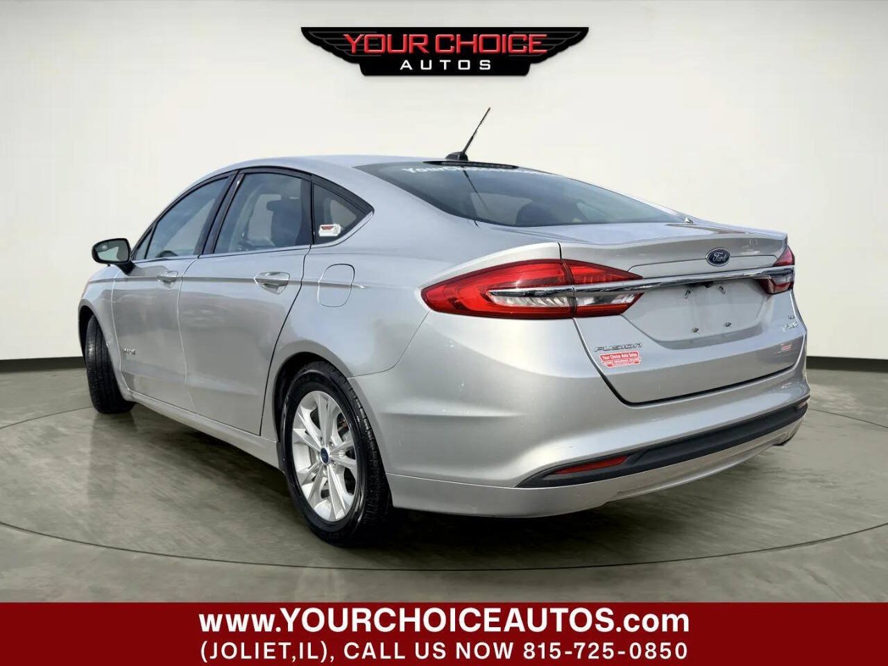 Used 2018 Ford Fusion SE FWD image 4