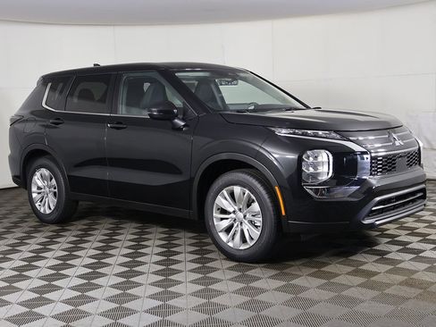 New 2026 Mitsubishi Outlander ES AWD/4WD image 2