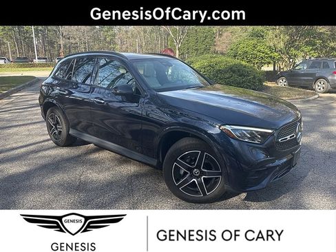 Used 2023 Mercedes-Benz GLC 300 4MATIC image 1