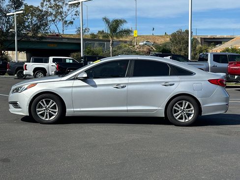 Used 2017 Hyundai Sonata SE image 2