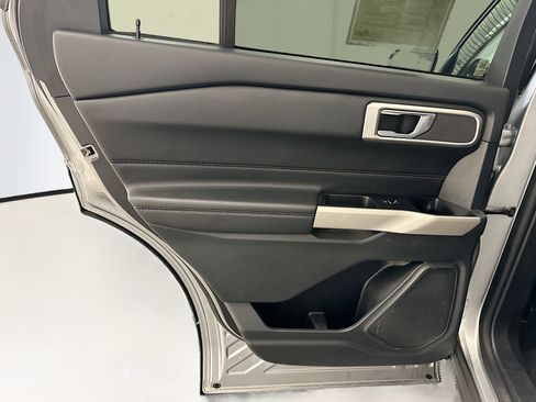 Used 2023 Ford Explorer XLT w/ Equipment Group 202A image 27