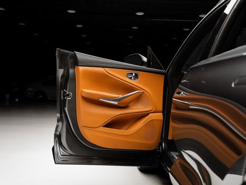 Used 2021 Aston Martin DBX image 50