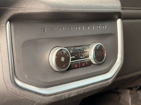 Used 2025 Ford Expedition Platinum AWD/4WD image 26