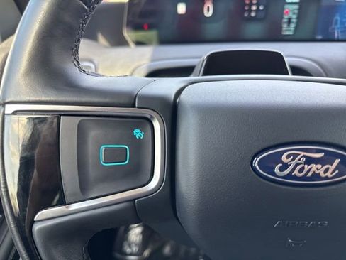 Used 2025 Ford Expedition Max Platinum AWD/4WD image 19