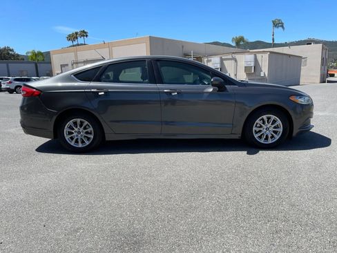 Used 2017 Ford Fusion S FWD image 4