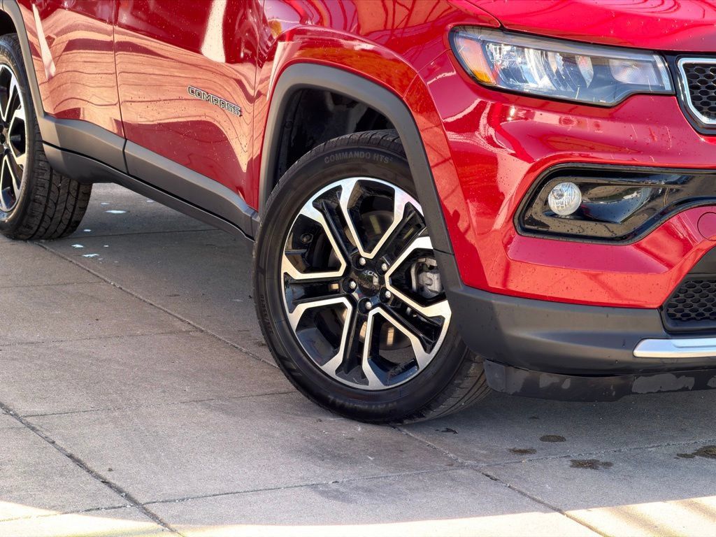 Used 2024 Jeep Compass Limited AWD/4WD image 10