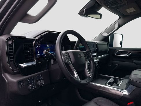 Used 2024 Chevrolet Silverado 3500 LTZ w/ LTZ Plus Package image 12