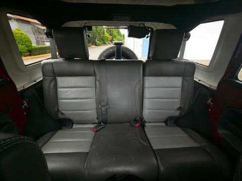 Used 2009 Jeep Wrangler Unlimited Sahara w/ Trailer Tow Group AWD/4WD image 33