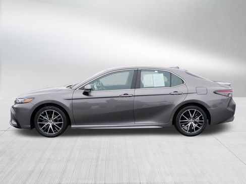 Certified 2023 Toyota Camry SE w/ Convenience Package image 4