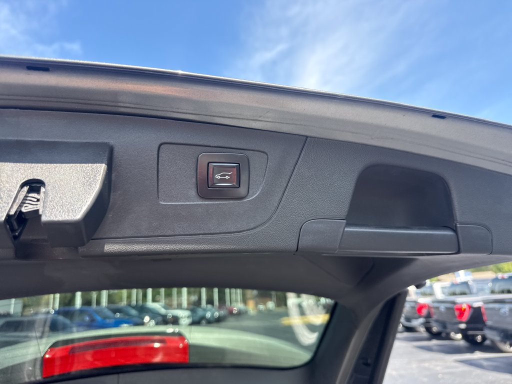 Used 2019 Buick Regal Essence w/ Driver Confidence Package I AWD/4WD image 15